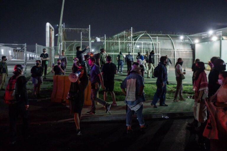Imagen: Cuatro migrantes escapan de un centro de detención en Nueva Jersey, Estados Unidos