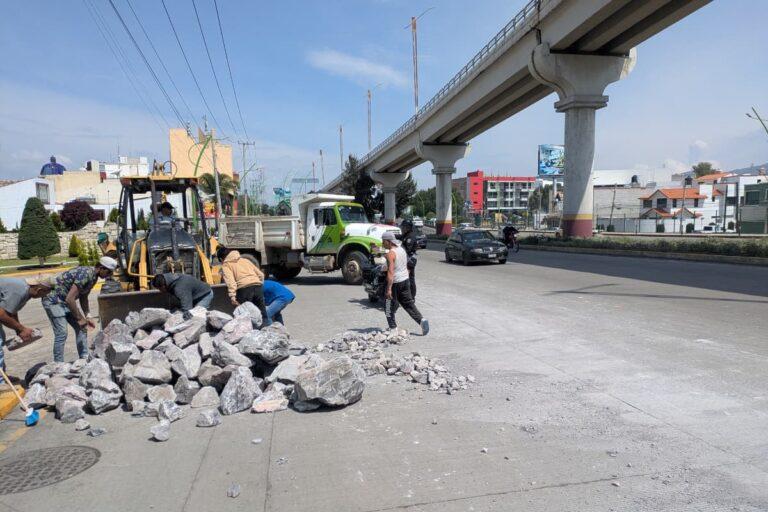 Imagen: Camión pierde carga en el bulevar Colosio: caos vial y sin lesionados en Pachuca