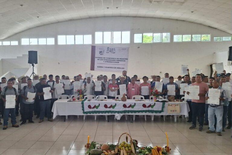Imagen: Comunidades indígenas de San Felipe Orizatlán reciben constancias del INPI
