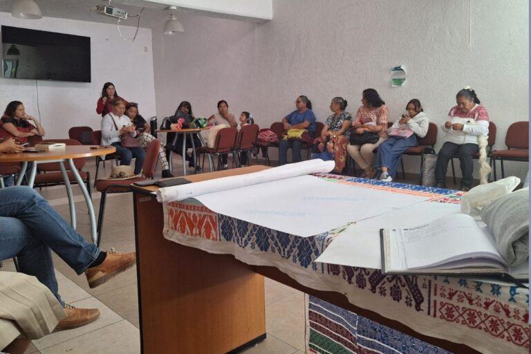 Imagen: Artesanas del Mezquital fueron plantadas por el gobierno de Hidalgo en audiencia