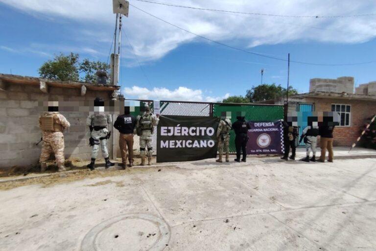 Imagen: Desmantelan centro de venta de huachicol en Ajacuba: decomisan más de 3 mil litros de hidrocarburo