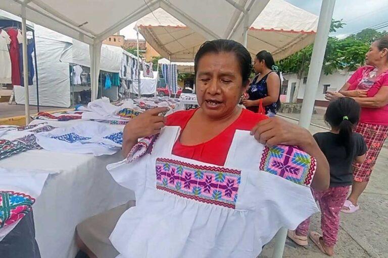 Imagen: “Bordar no es un trabajo, sino una forma de vida”: artesana de Huejutla