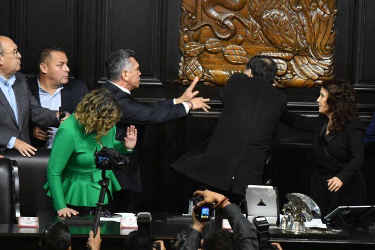 Imagen: Le componen corrido a Alito tras su pelea contra Fernández Noroña 
