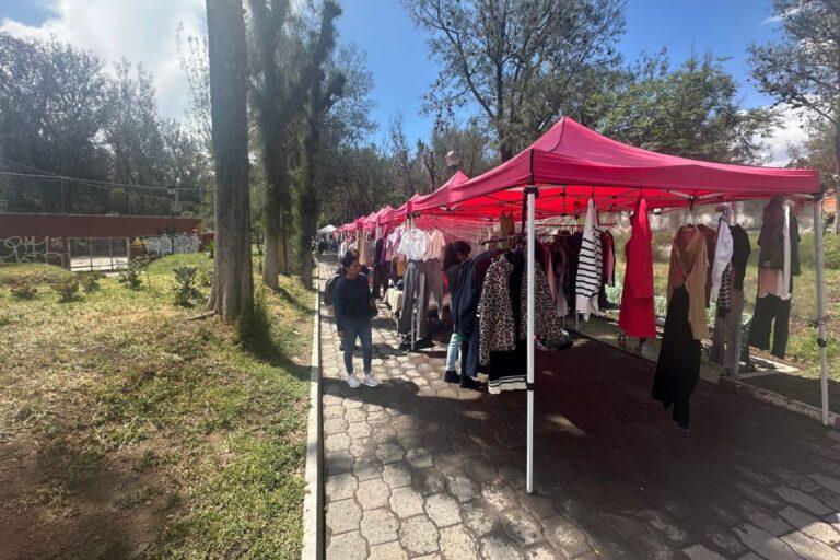 Imagen: Comerciantes denuncian desalojo en el bazar del parque Pasteur, en Pachuca