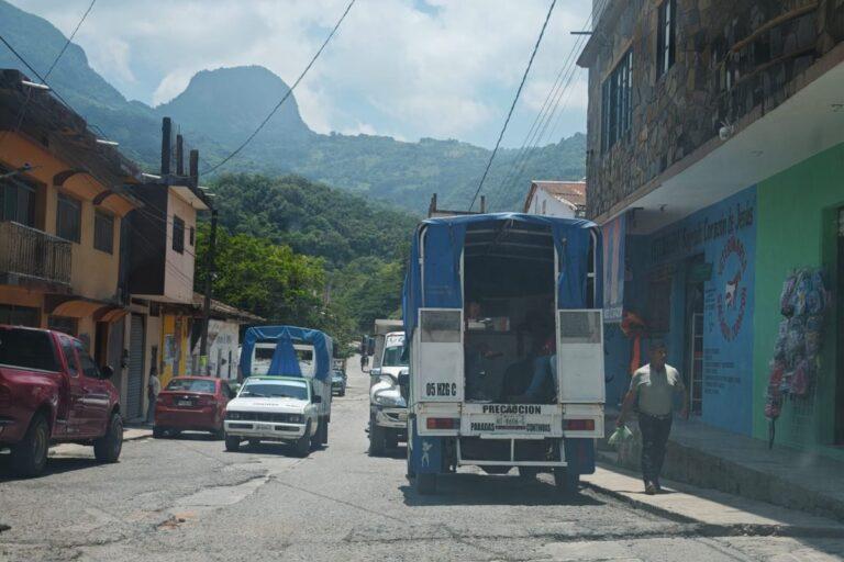 Imagen: Transporte irregular en la Huasteca: entre la necesidad de transporte y falta de seguridad de usuarios