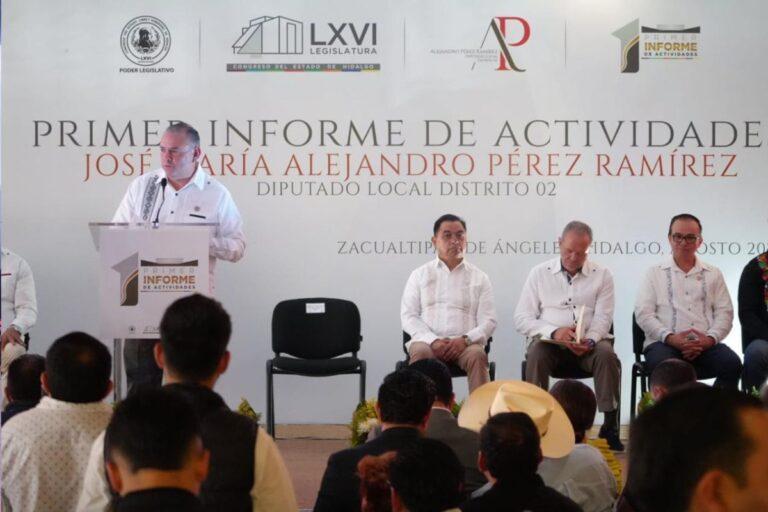 Imagen: Diputado local de Zacualtipán, José María Alejandro Pérez Ramírez, presentó su primer informe de actividades