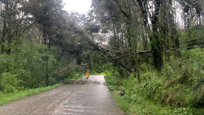 Imagen: Lluvias bloquean caminos en Omitlán y Metztitlán