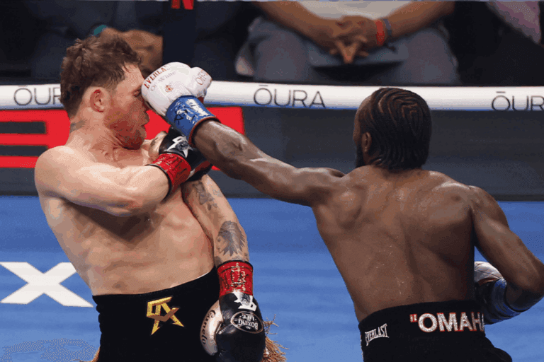 Imagen: Saúl ‘Canelo’ Álvarez sufre inesperada derrota ante Crawford en un duelo de titanes