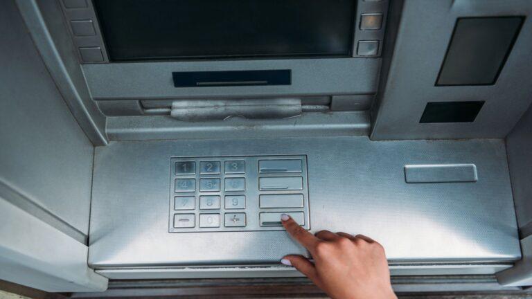 Imagen: ¡Que no te sorprendan! el SAT puede bloquear tu cuenta bancaria por estos motivos