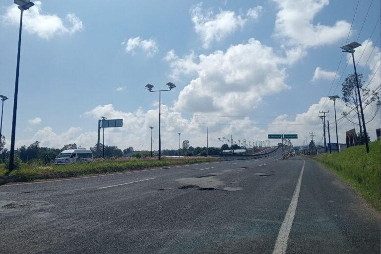 Imagen: Baches, parte de las carreteras de Atotonilco el Grande
