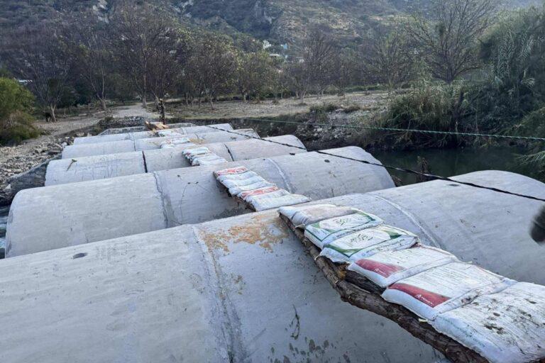 Imagen: Puente de Metztitlán colapsó por las lluvias de octubre; vecinos se oponían al proyecto