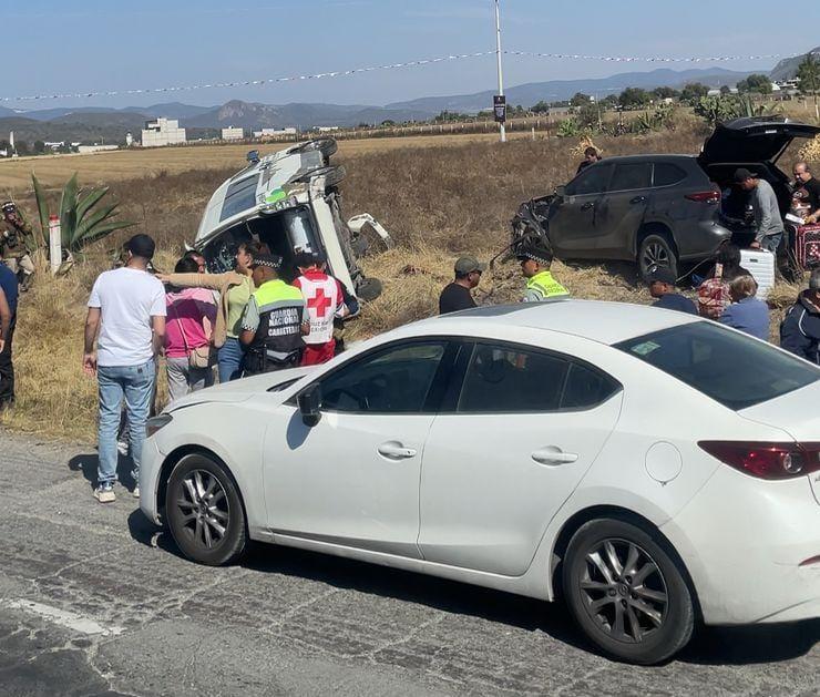 Imagen: Pachuca-Sahagún: vuelca transporte público y deja varios lesionados