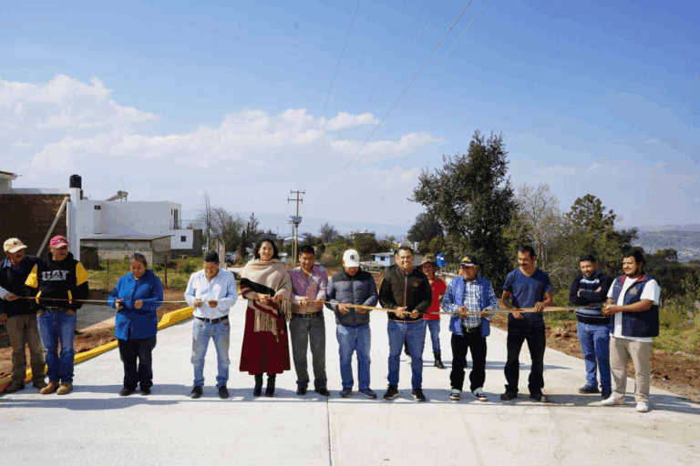 Imagen: Inauguran calle recien pavimentada en comunidad de Cuautepec