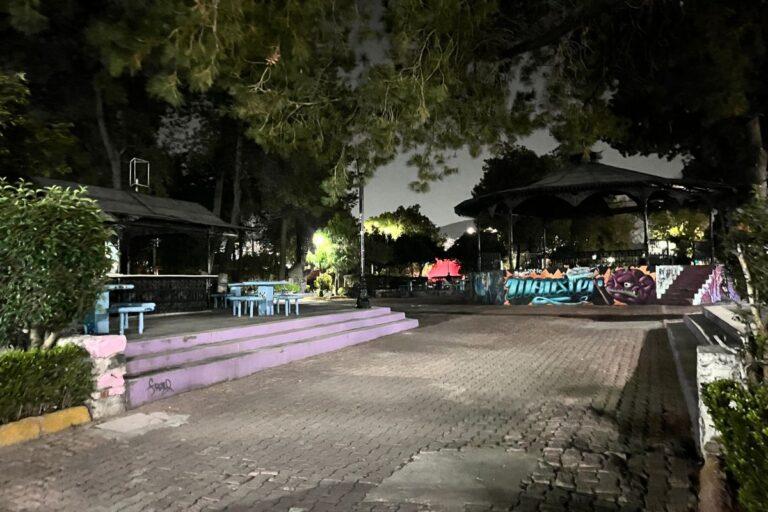 Imagen: Pachuca: Vecinos y comerciantes acusan que esta práctica se presenta en el Jardín del Arte