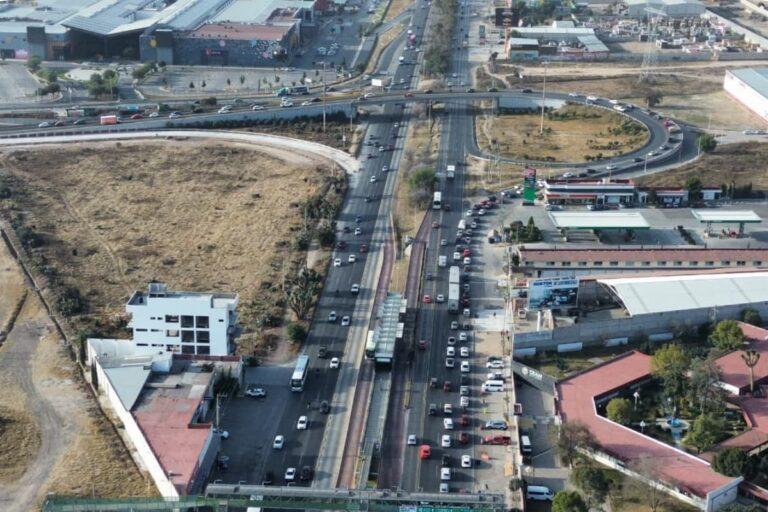 Imagen: TRÁFICO. Pachuca registra carga vehicular en accesos y bulevares clave. 26 de enero