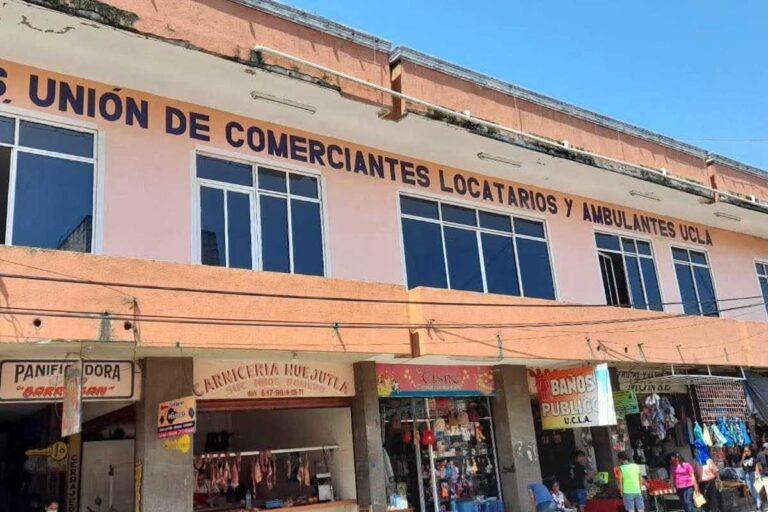 Imagen: Comerciantes piden un proceso democrático para renovar la dirigencia de la UCLA, en Huejutla