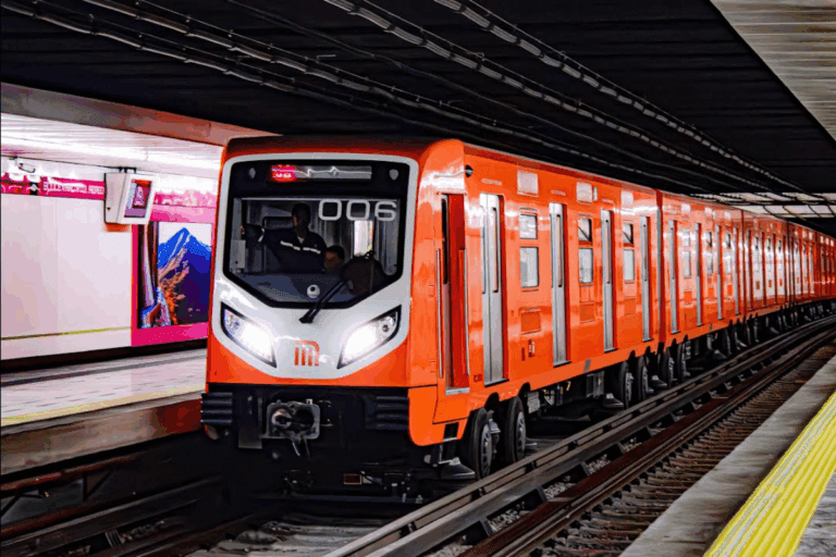 Imagen: Mujer cae en vías del Metro y muere al ser atropellada por convoy