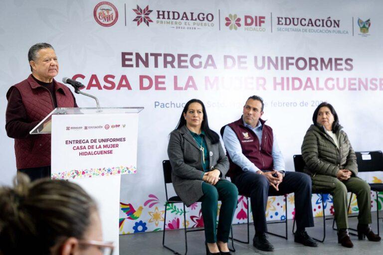 Imagen: Entregan uniformes para estudiantes de centros asistenciales de Hidalgo