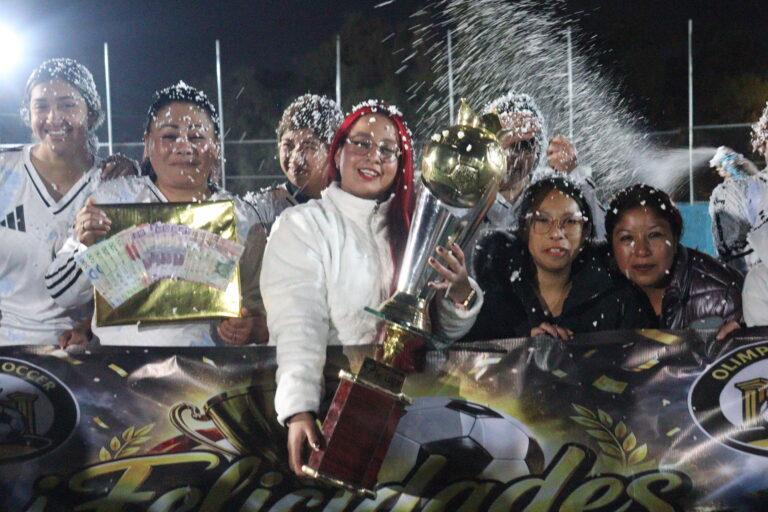 Imagen: Olimpo Soccer tiene nuevas campeonas: Mean Girls derrota a Voy y Vengo en una final vibrante