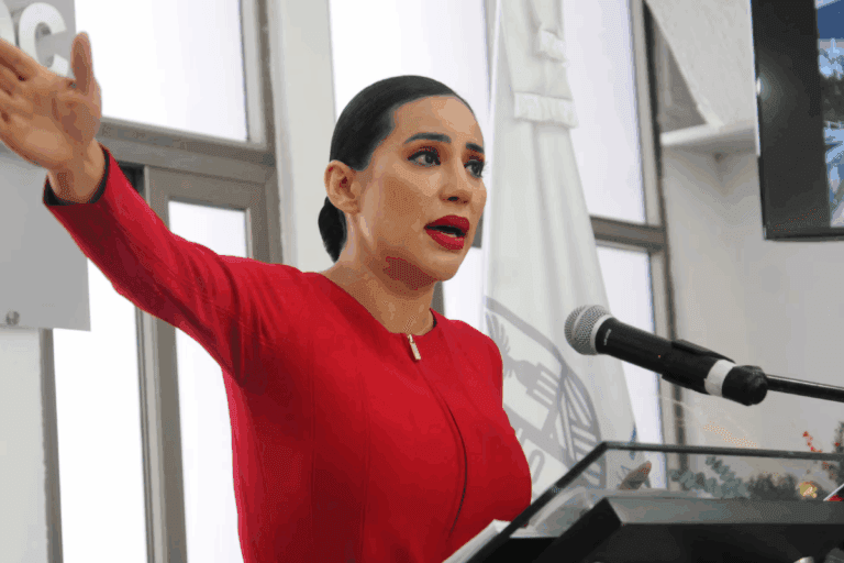 Imagen: Sandra Cuevas llama traidor a Monreal por reforma electoral de Sheinbaum