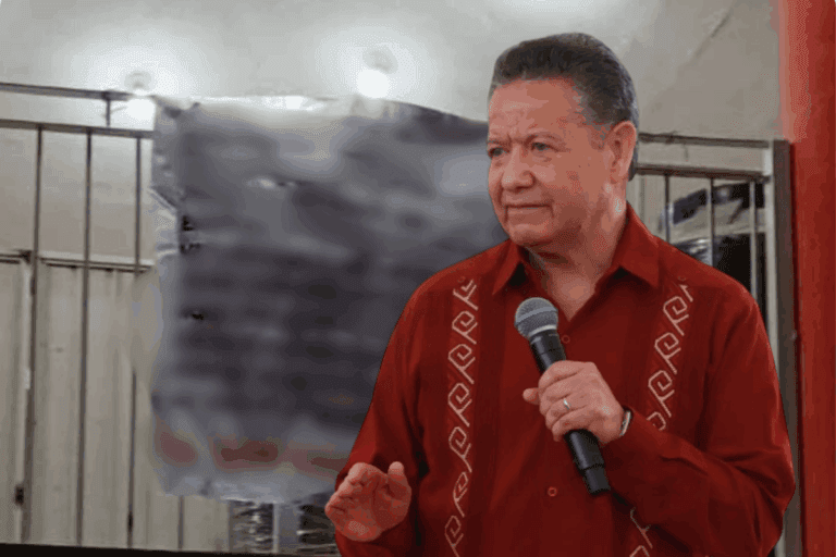 Imagen: Julio Menchaca reacciona a mantas con amenazas en el Altiplano de Hidalgo