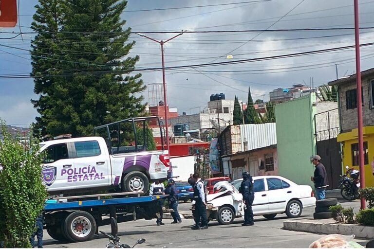 Imagen: Patrulla de Policía Estatal choca contra auto familiar en Tulancingo