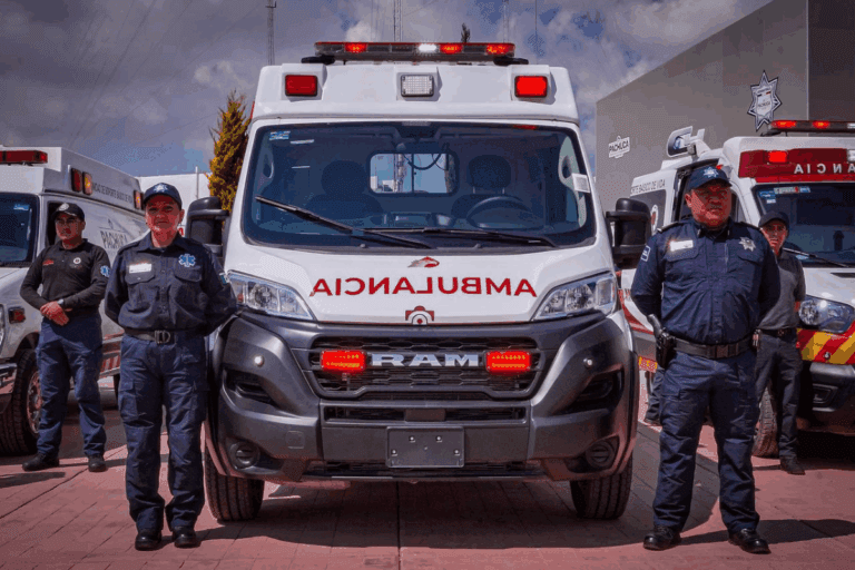 Imagen: Pachuca recibió tres ambulancias para la atención de emergencias