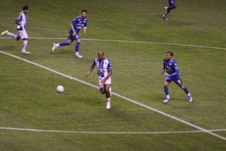 Imagen: Pachuca vence a Cruz Azul y se mete en la pelea: Emerson Panigutti revela la clave del momento