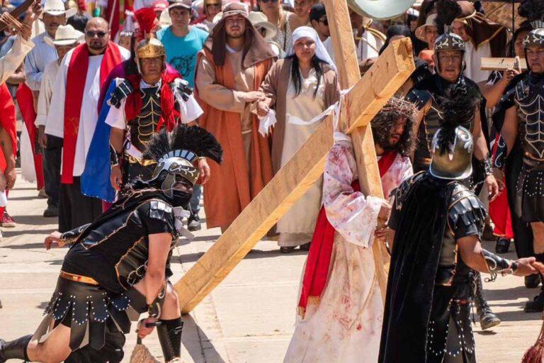 Imagen: Representan en Acapa, Tlahuiltepa, la 27.ª edición de la Pasión de Cristo