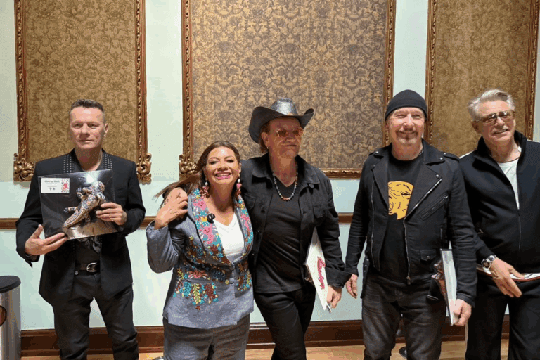 Imagen: U2 irrumpe de sorpresa en Ciudad de México