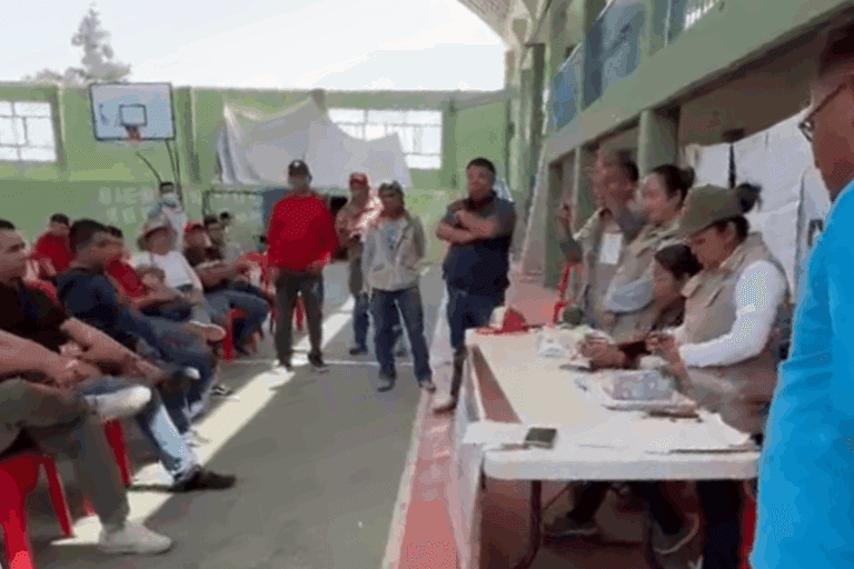 Imagen: Chilcuautla: Señalan a funcionario estatal por irrumpir en asamblea comunitaria