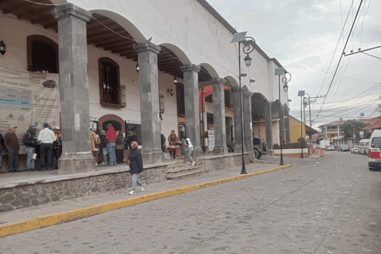 Imagen: Debate en el Cabildo de Omitlán por confusión sobre un dictamen