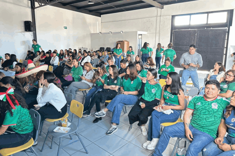 Imagen: Estudiantes de Pachuca viven el ambiente mundialista en escuela