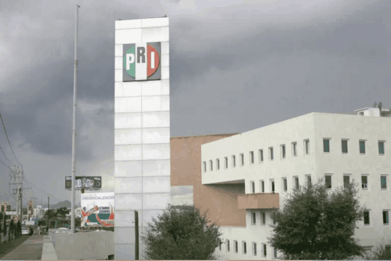 Imagen: Del tricolor al guinda: los dirigentes y figuras del PRI Hidalgo que terminaron en Morena