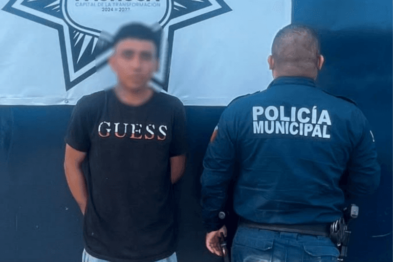 Imagen: Cae presunto ladrón de autopartes en Pachuca; llevaba espejos de varios vehículos