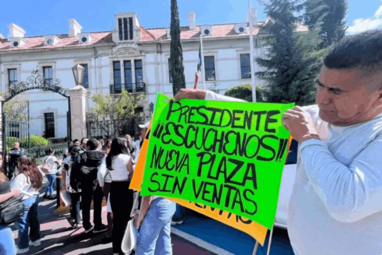 Imagen: Cobrar por vender: las cuotas que pagan los comerciantes ambulantes en Pachuca
