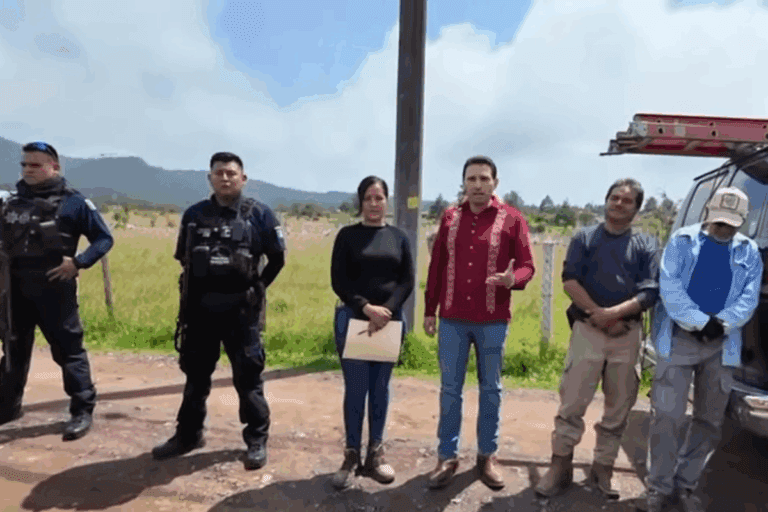 Imagen: En Metzquititlán, van 12 ampliaciones de la red eléctrica