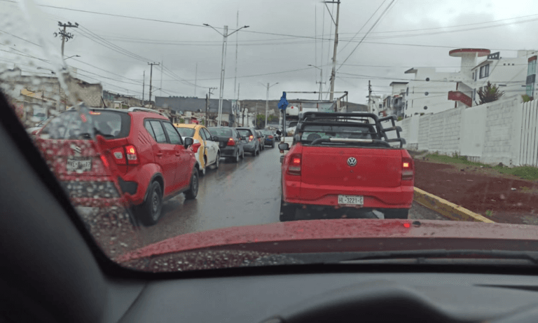 Imagen: ¡Aguas con el agua! Así está el tráfico esta mañana de lunes, en Pachuca