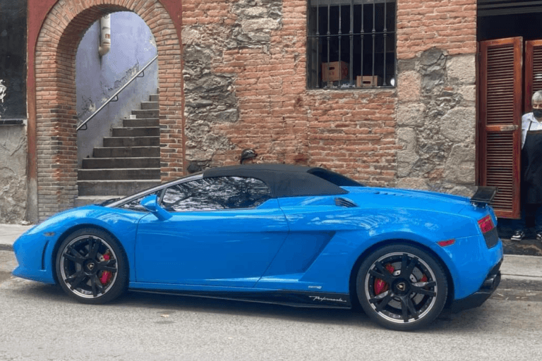 Imagen: ¿De quién es? Lamborghini estacionado afuera de Salón Pachuca roba miradas