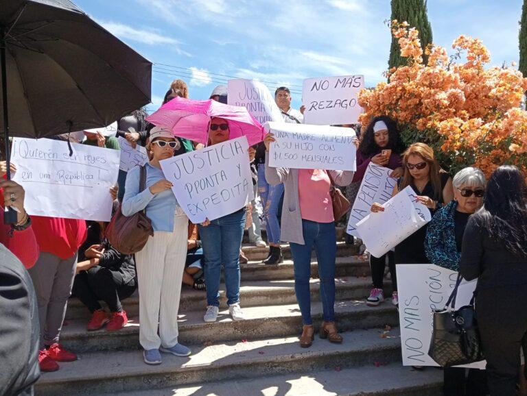 Imagen: Abogados se manifiestan en la sede del Poder Judicial de la Federación, en Pachuca