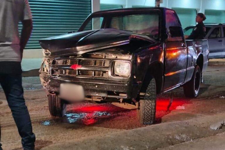 Imagen: Abandonan camioneta tras chocar contra automóvil, en la vía federal México-Tuxpan
