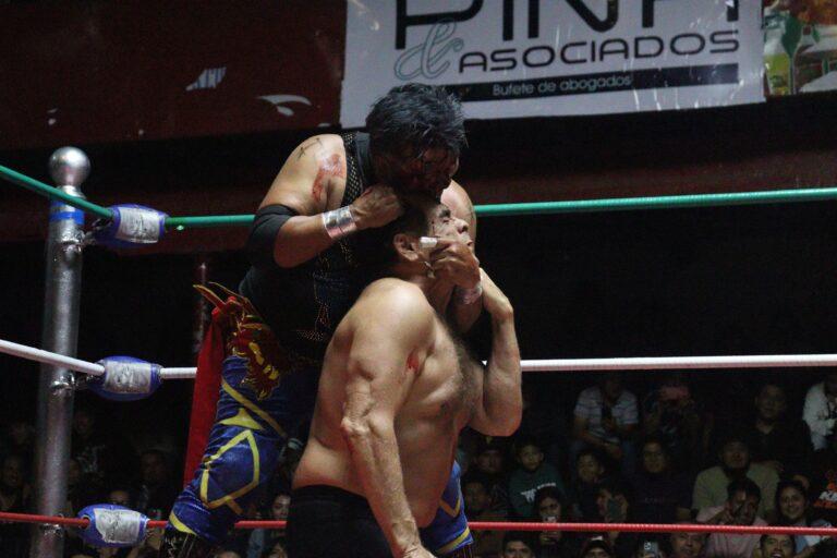 Imagen: Máscara Año 2000 y El Oriental protagonizan una lucha de apuestas en la arena Afición
