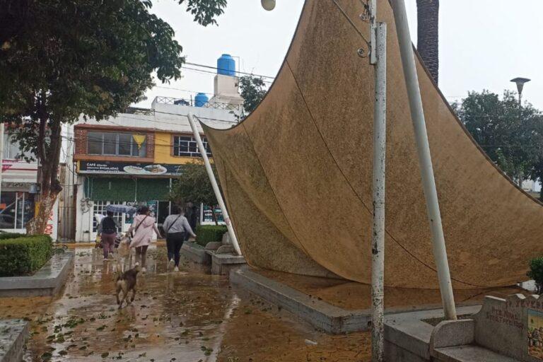 Imagen: Lluvias intensas y granizo sorprende a habitantes de Santiago Tulantepec
