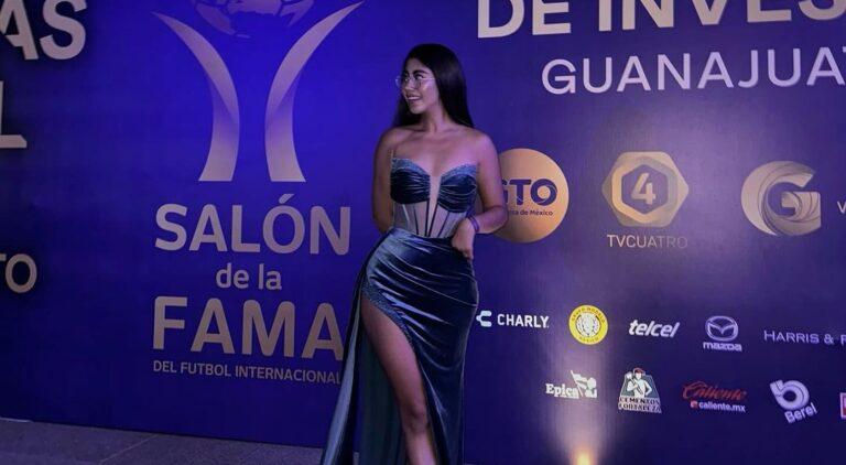 Imagen: Friday Frida deslumbra en la investidura al Salón de la Fama del Futbol
