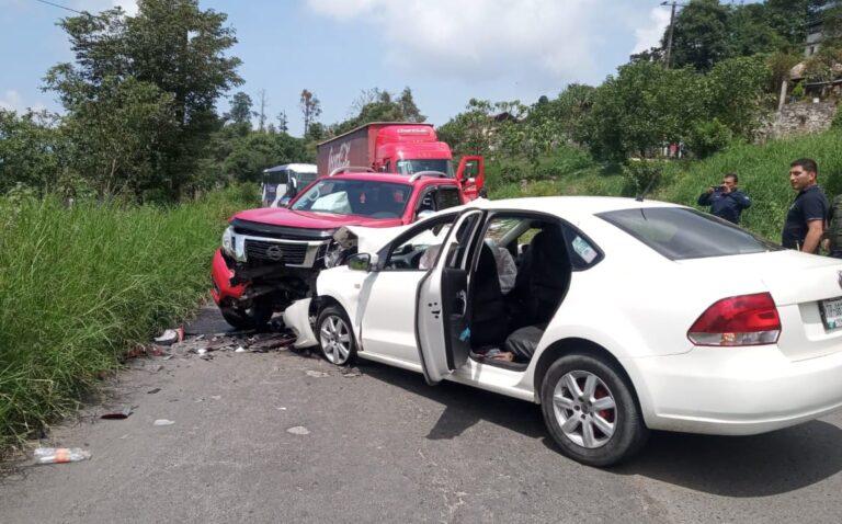 Imagen: Camioneta y auto chocan de frente en la México-Tampico