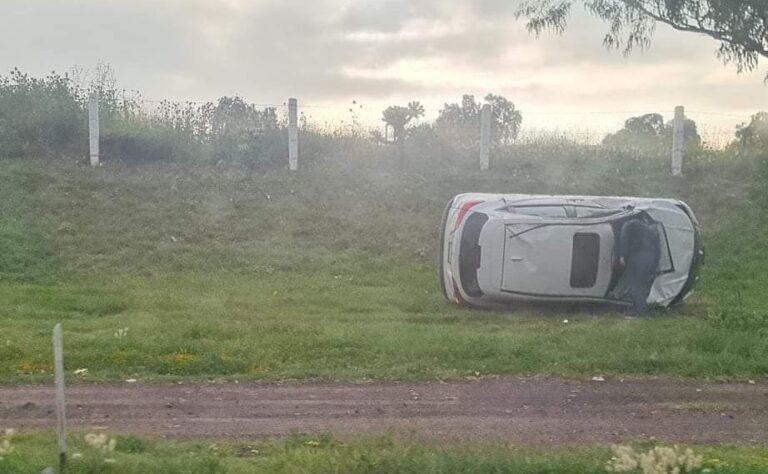 Imagen: Volcadura de camioneta sobre la México-Pachuca; este fue el saldo del percance