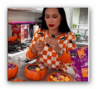 Imagen: Sandra Cuevas, causa indignación en redes por su decoración de Halloween para Día de Muertos