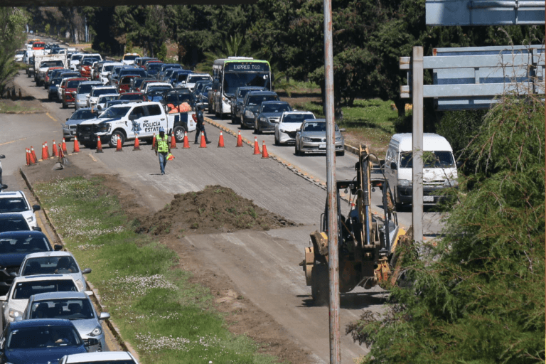 Imagen: Tuzobús enfrenta peligros por obras mal coordinadas en Pachuca