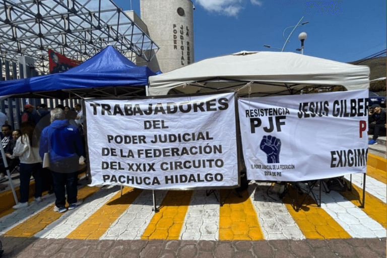 Imagen: Protestan trabajadores del PJF en Pachuca contra tómbola para sortear magistrados y jueces