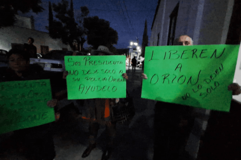 Imagen: Tepeji de Río: Protesta por policía encarcelado sacude la sesión de cabildo